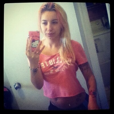 Profile Picture of Marilyn Padron (@xbarbie93) on Twitter