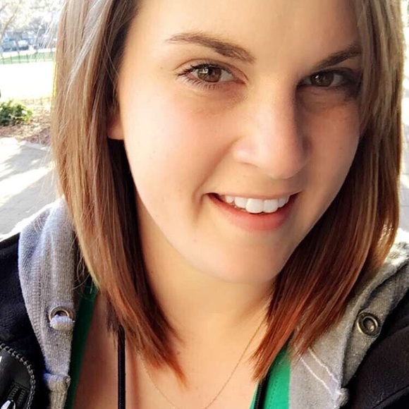 Profile Picture of Lacie Kronfeld (@kronfeld24) on Poshmark