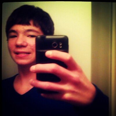 Profile Picture of Brendan (@HikadeBrendan) on Twitter