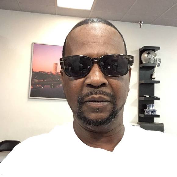 Profile Picture of Tellis Young (@tellis_yong) on Poshmark