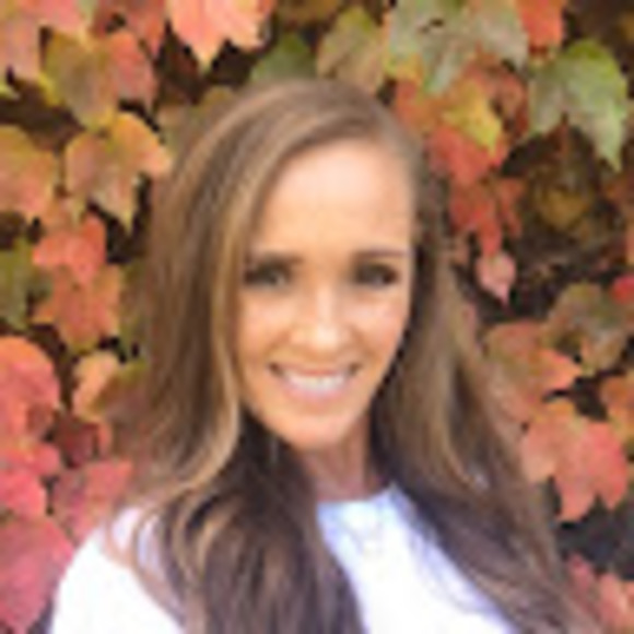 Profile Picture of Ali Quattrocchi (@ali_quattrocchi) on Poshmark