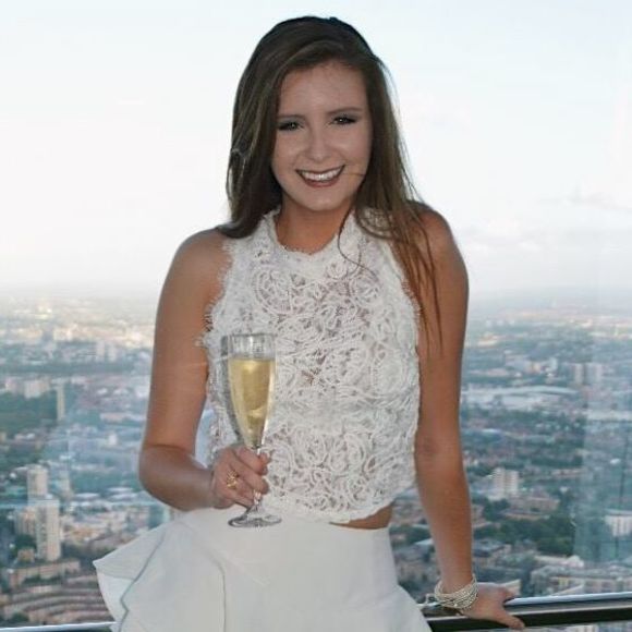 Jackie Bruegging - Poshmark Profile Picture of Jackie Bruegging (@jackiebruegging) on Poshmark