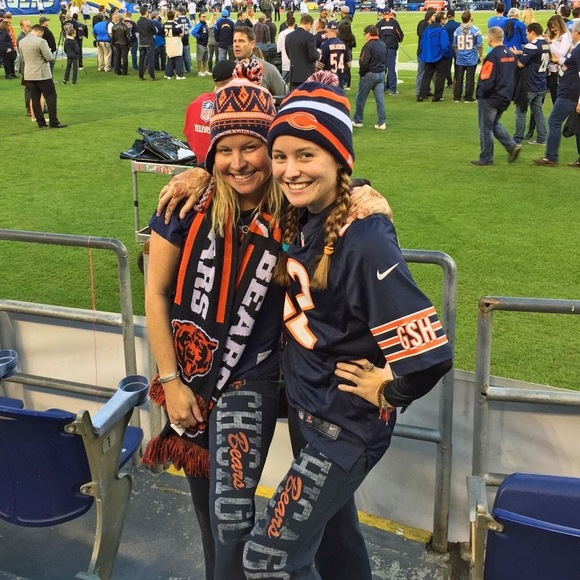 Profile Picture of Sacha Khanbegian (@hugtrees) on Poshmark