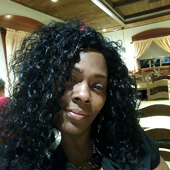 Profile Picture of Janice Jarvis (@janicejarvis) on Poshmark