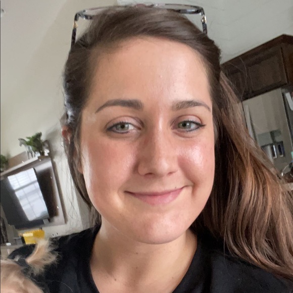 Reagan Streeper - Poshmark Profile Picture of Reagan Streeper (@reaganstreeper) on Poshmark