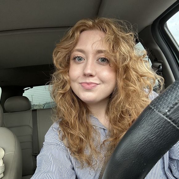 Profile Picture of Lauren Ramsayer (@lramsayer) on Poshmark