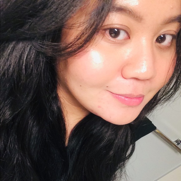 Profile Picture of Kriza Cordova (@krizacordova) on Poshmark
