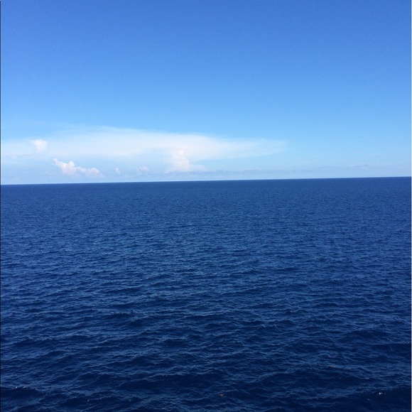 Profile Picture of Katelyn Howell (@katelyn_1212) on Poshmark