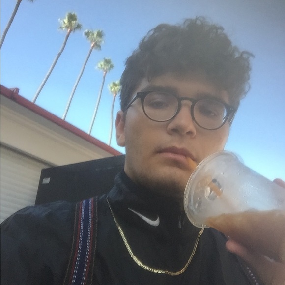 Profile Picture of Matteo Mendoza (@sprklngwtrpapi) on Poshmark
