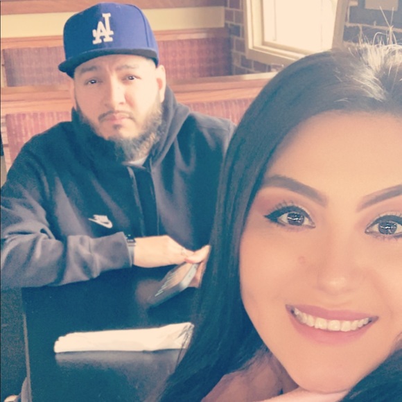 Profile Picture of Maria Mendivel (@mariamendivel88) on Poshmark