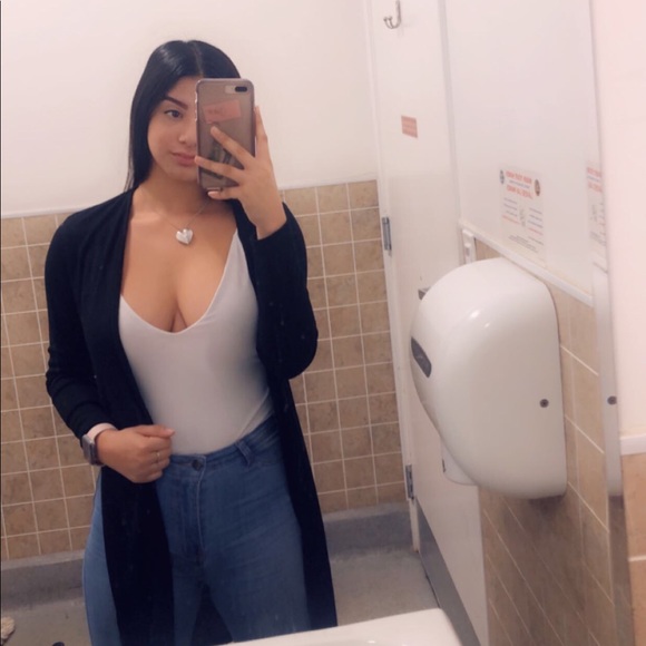 Profile Picture of Isabel Ramos (@princessisabeel) on Poshmark
