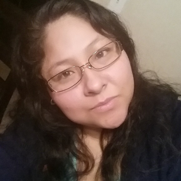 Profile Picture of Reyna Aguirre (@reinis) on Poshmark