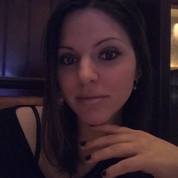 Profile Picture of Krista Arroyo (@youniqu3) on Poshmark