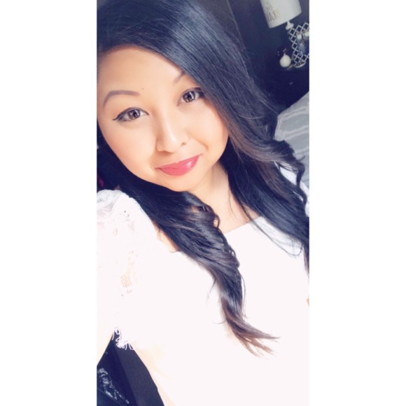 Profile Picture of Jessica Isidro (@prettyonapennie) on Poshmark