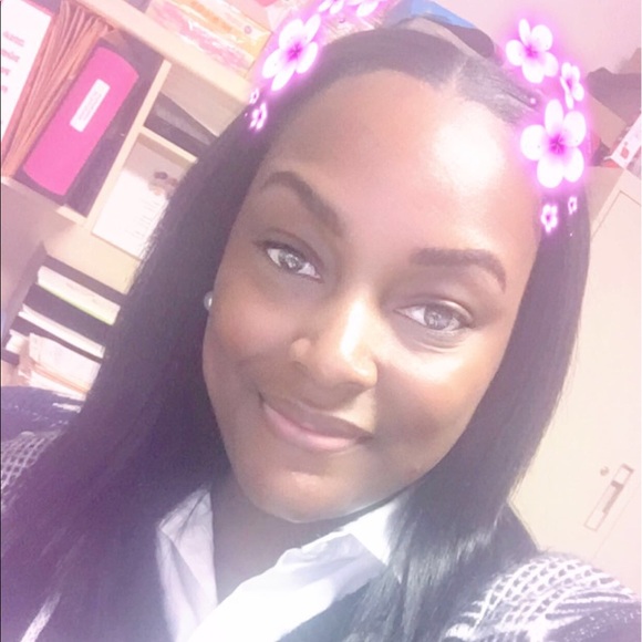 Profile Picture of Tasheana Smith (@msdeese) on Poshmark