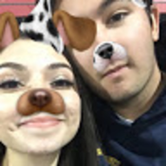 Profile Picture of Elicia Carriaga (@ejcarriaga) on Poshmark