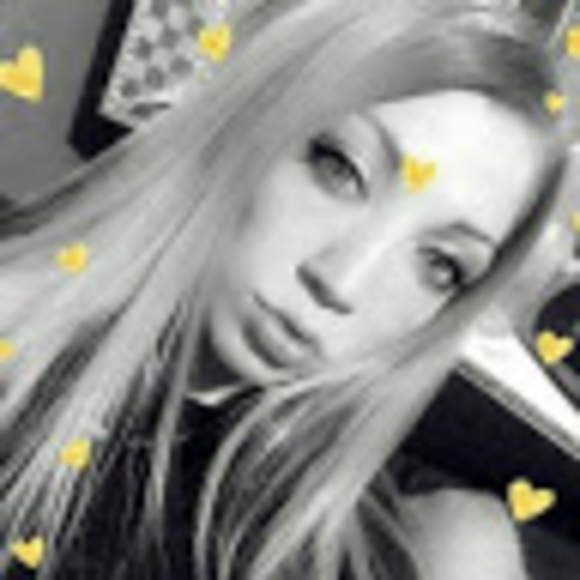 Profile Picture of Kayla Hennagir (@hennagirkayla) on Poshmark