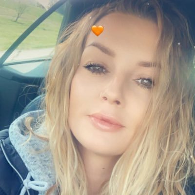 Profile Picture of Hollie Engelman (@HollieEngelman) on Twitter