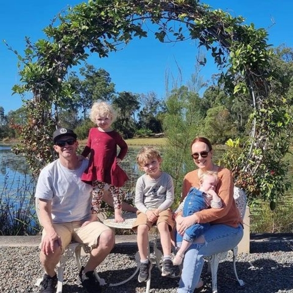 Profile Picture of Bree Holdsworth (@smelly_cat_28) on Poshmark