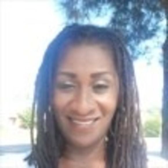Profile Picture of Shanda Strigler (@strig144) on Poshmark