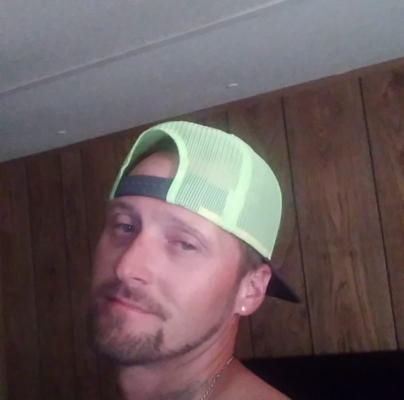 Profile Picture of Carl Rowe (@carlrowe) on Poshmark