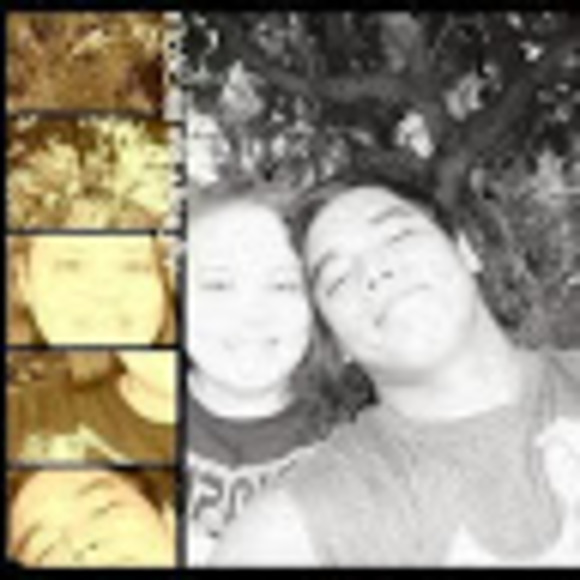 Profile Picture of Michol Pinaula (@harledrin) on Poshmark