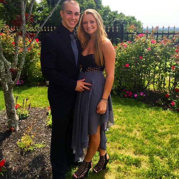 Profile Picture of Nicole Capone (@niicolecapone) on Poshmark