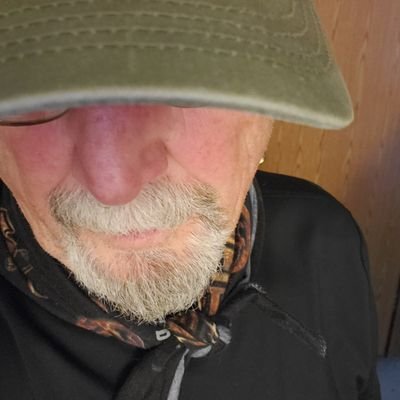 Profile Picture of Stevie Raye  🐕  🐈  🛶  🕔 🍷 🎱 Keep  🌊 🌊Going (@StevieRaye9) on Twitter