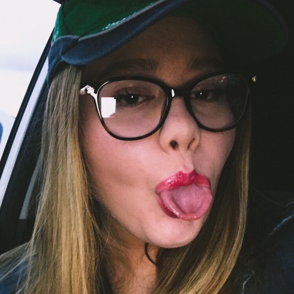 Profile Picture of Cassidy Hobert (@hobertc) on Poshmark