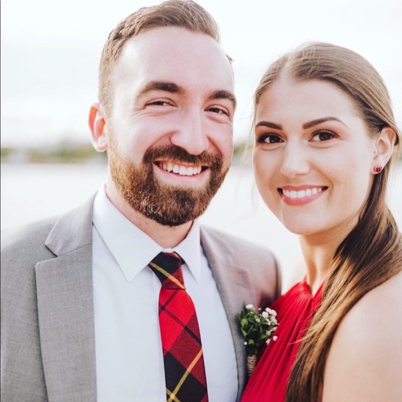 Profile Picture of Jenna Hanes (@jennahanes) on Poshmark