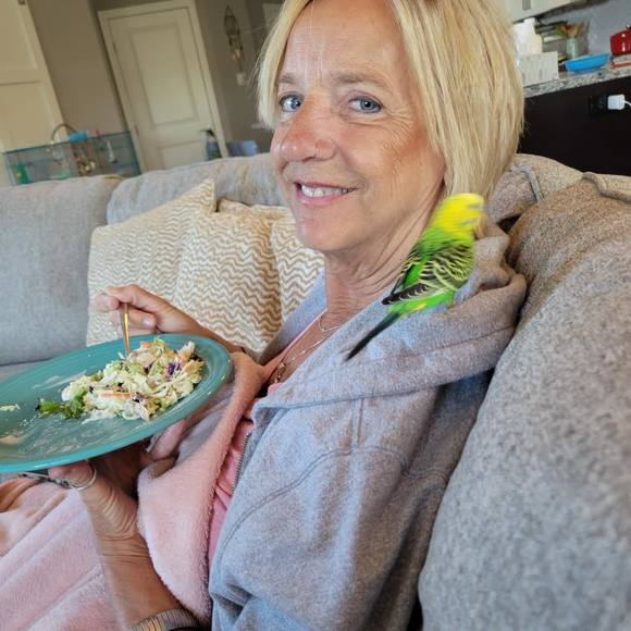 Profile Picture of Anne Frankovich (@annefrankovich) on Poshmark