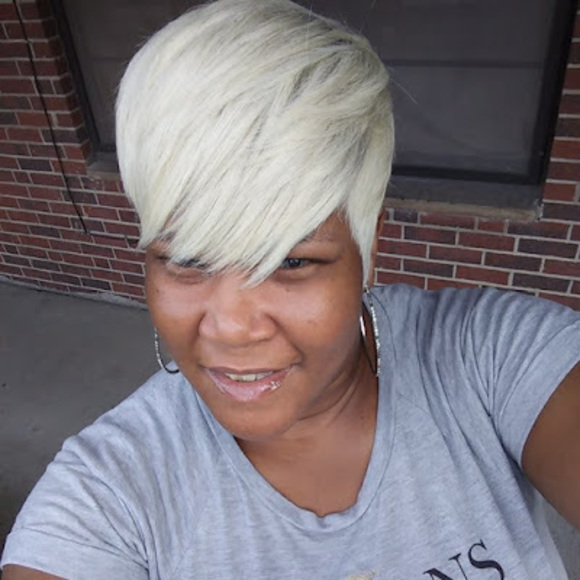 Profile Picture of Lasondra Gilliard (@lasondra_g) on Poshmark