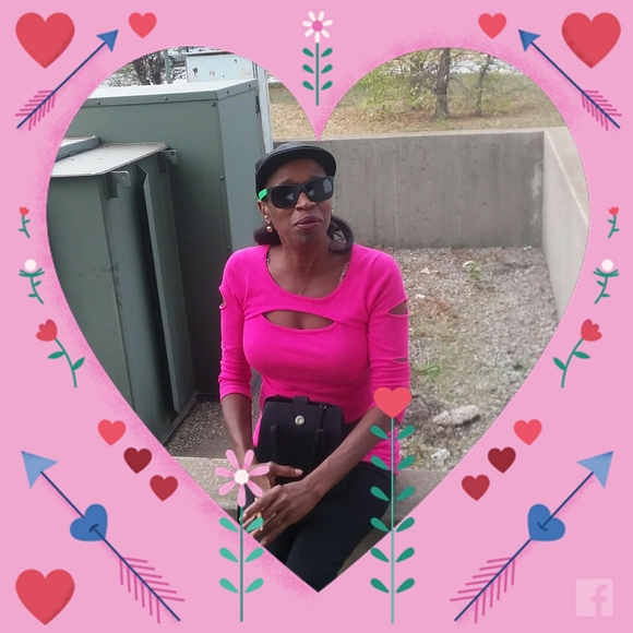 Profile Picture of Franisa Fleming (@nisa77) on Poshmark