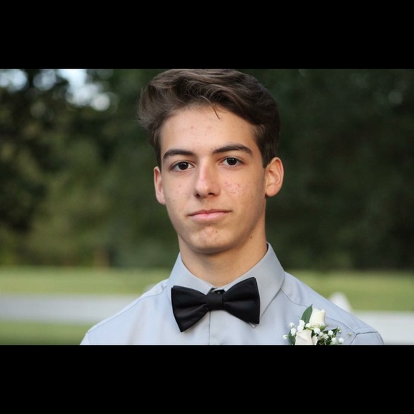 Profile Picture of Eric Durrett (@ericjrd1) on Poshmark