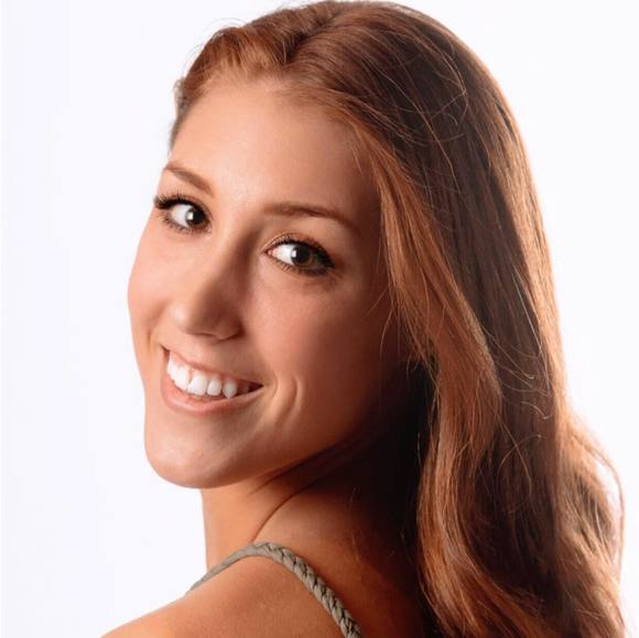 Profile Picture of Emma Strasberger (@emmaerin23) on Poshmark