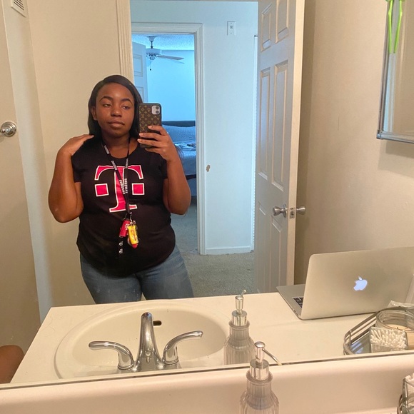 Profile Picture of Johnetta Stoudmire (@peanutnetta) on Poshmark