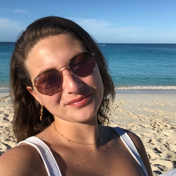 Profile Picture of Rachel Braylovsky (@rbraylovsky) on Poshmark