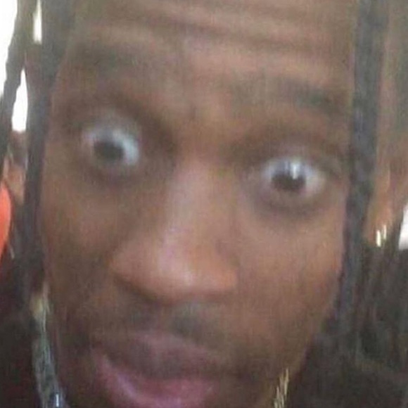 Profile Picture of Gavin Maloney (@gavin121301) on Poshmark