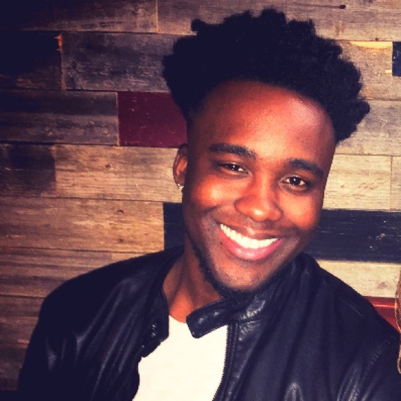 Profile Picture of Darnell Warren (@julesapparrel) on Poshmark