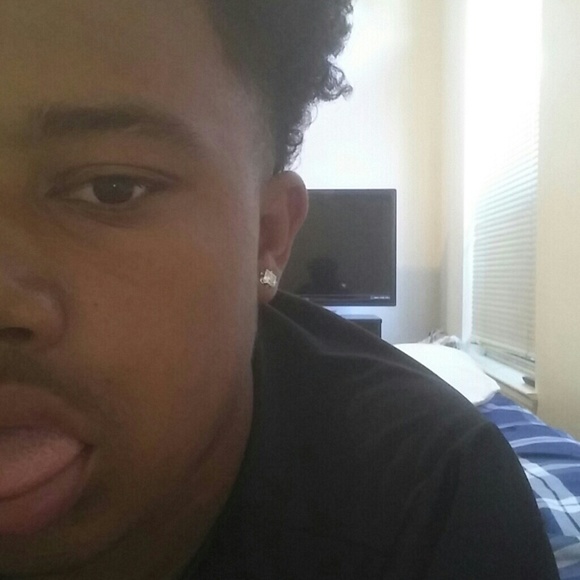 Profile Picture of Robert Coleman (@squadboii23) on Poshmark