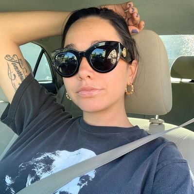 Profile Picture of Nikki William (@NikkiWi76985593) on Twitter