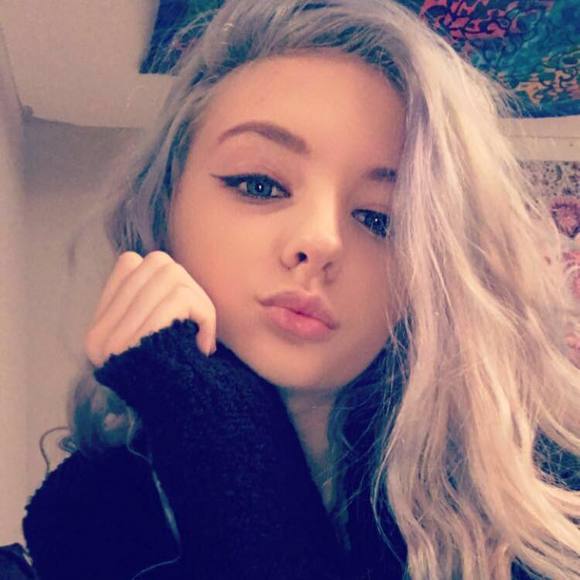 Profile Picture of Amela Kolakovic (@amela2015) on Poshmark