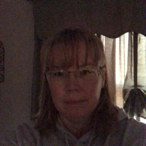 Profile Picture of Dawn Chiarello (@dchichi) on Poshmark