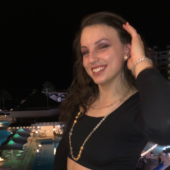 Profile Picture of Allison Fowler (@afowle01) on Poshmark