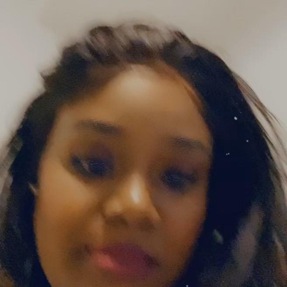 Profile Picture of Monique Latora (@monique_latora) on Poshmark