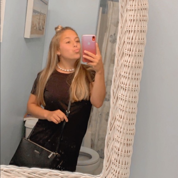 Profile Picture of Regan Crawn (@_regancrawn) on Poshmark
