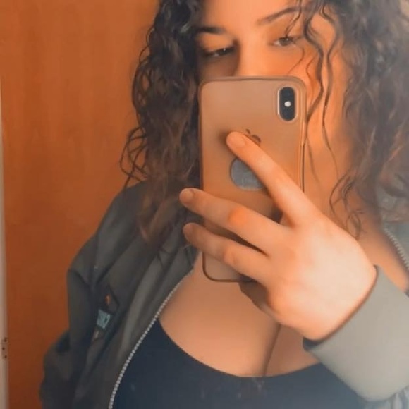 Profile Picture of Tamara Ayala (@tutiwolf) on Poshmark