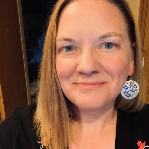 Profile Picture of Kate Mcelroy hjelm (@k8mhjelm) on Poshmark