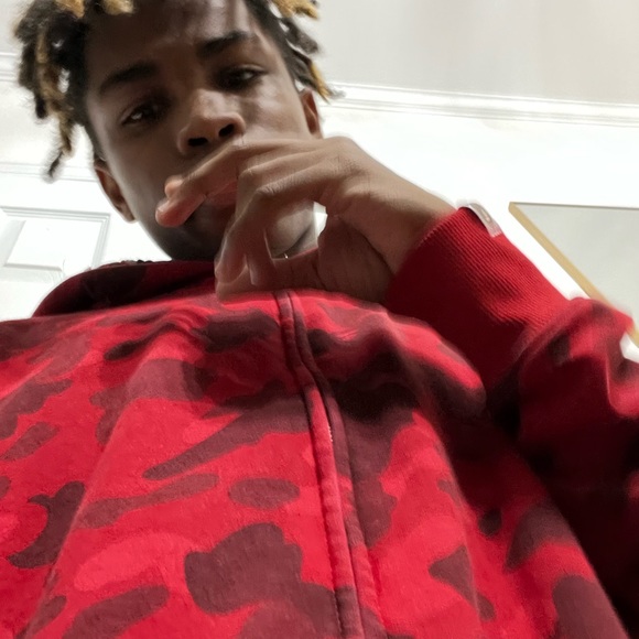 Profile Picture of Stephen Varner (@notarealpreson) on Poshmark