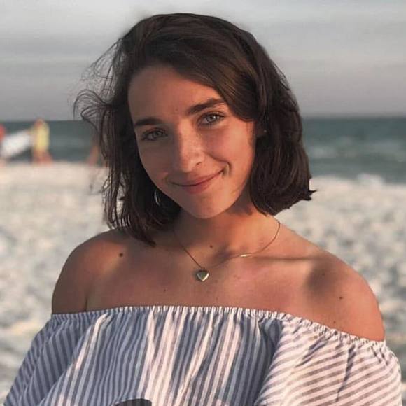 Profile Picture of Maggie Gibson (@maggiegibson147) on Poshmark